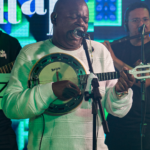 Rádio Mania Ao Vivo - Fundo de Quintal 5