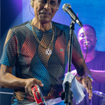 Rádio Mania Ao Vivo - Fundo de Quintal 7