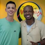 Fotos - Thiaguinho e ouvintes 21